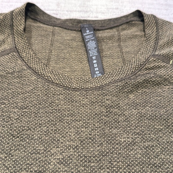 🍋Men’s Lululemon Vent Tech short sleeve tee🍋 - Picture 2 of 14